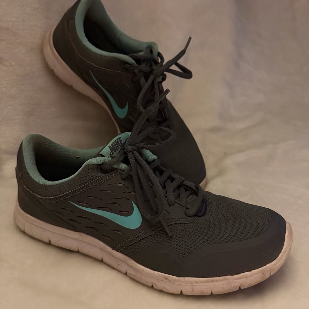 Nike Women's Charcoal and Aqua Athletic Shoes